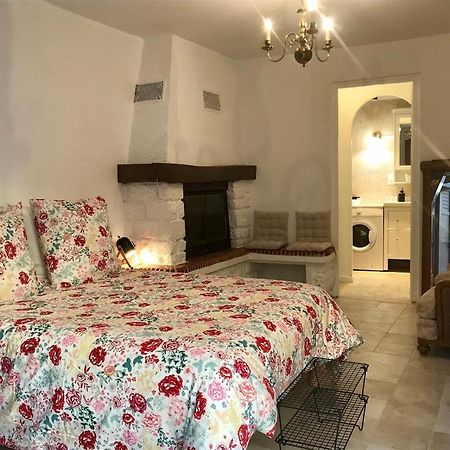 Le Colostre T2 Saint-Martin-de-Bromes Bagian luar foto