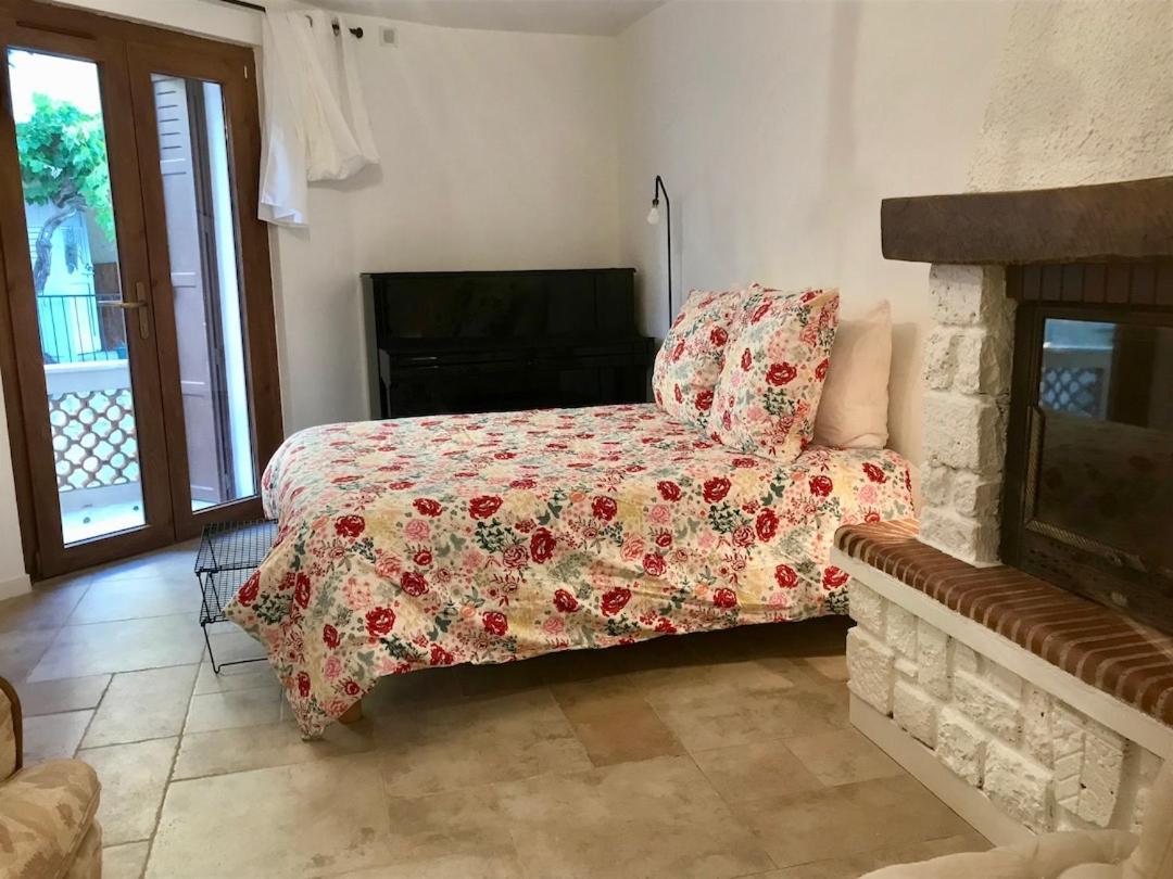 Le Colostre T2 Saint-Martin-de-Bromes Bagian luar foto